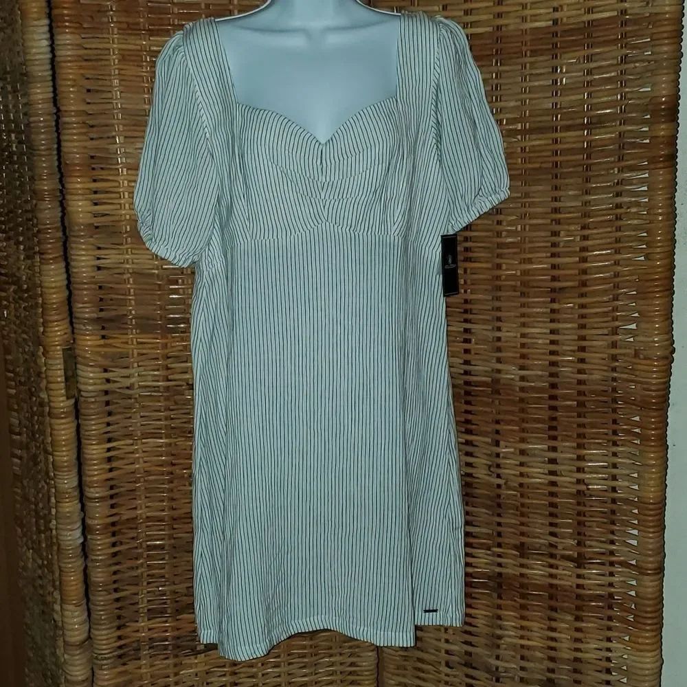 NWTβVolcomΒ DressβXL.βNWT